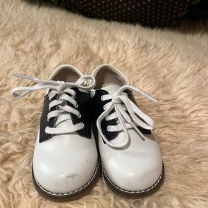 Footmates saddle shoes